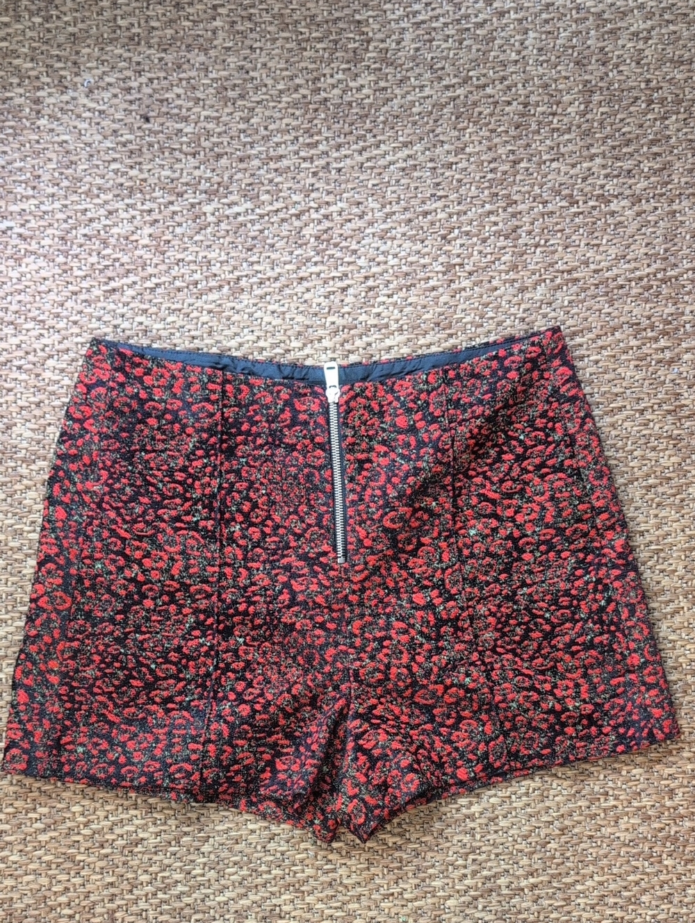 Zara Red Floral Tweed High-Waist Shorts with Front Zip